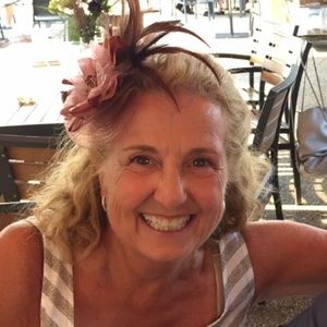 Meet your Posher, Elizabeth